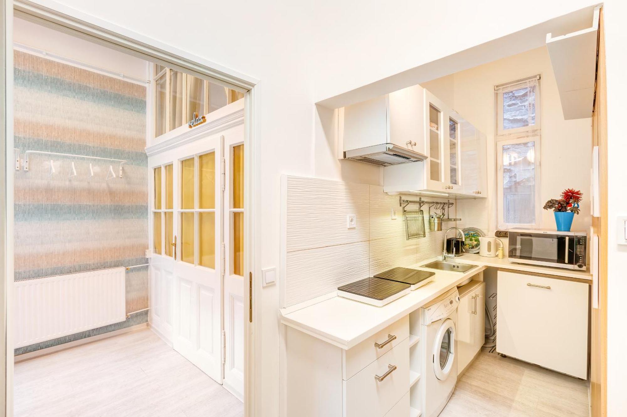Central And Cozy - In Vivid Neighbourhood