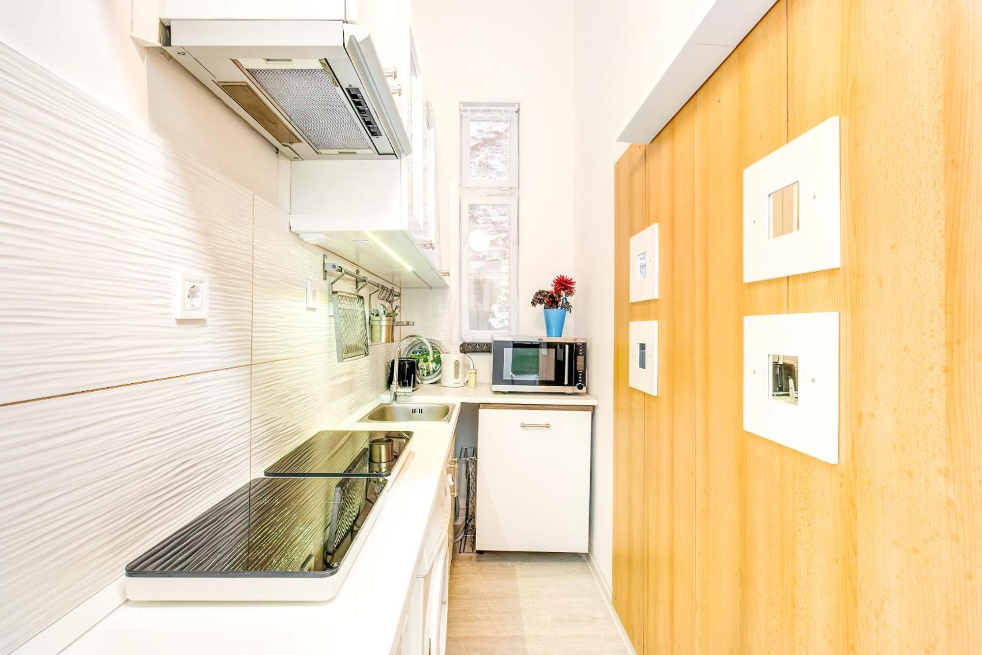 Central And Cozy - In Vivid Neighbourhood Apartment Budapest